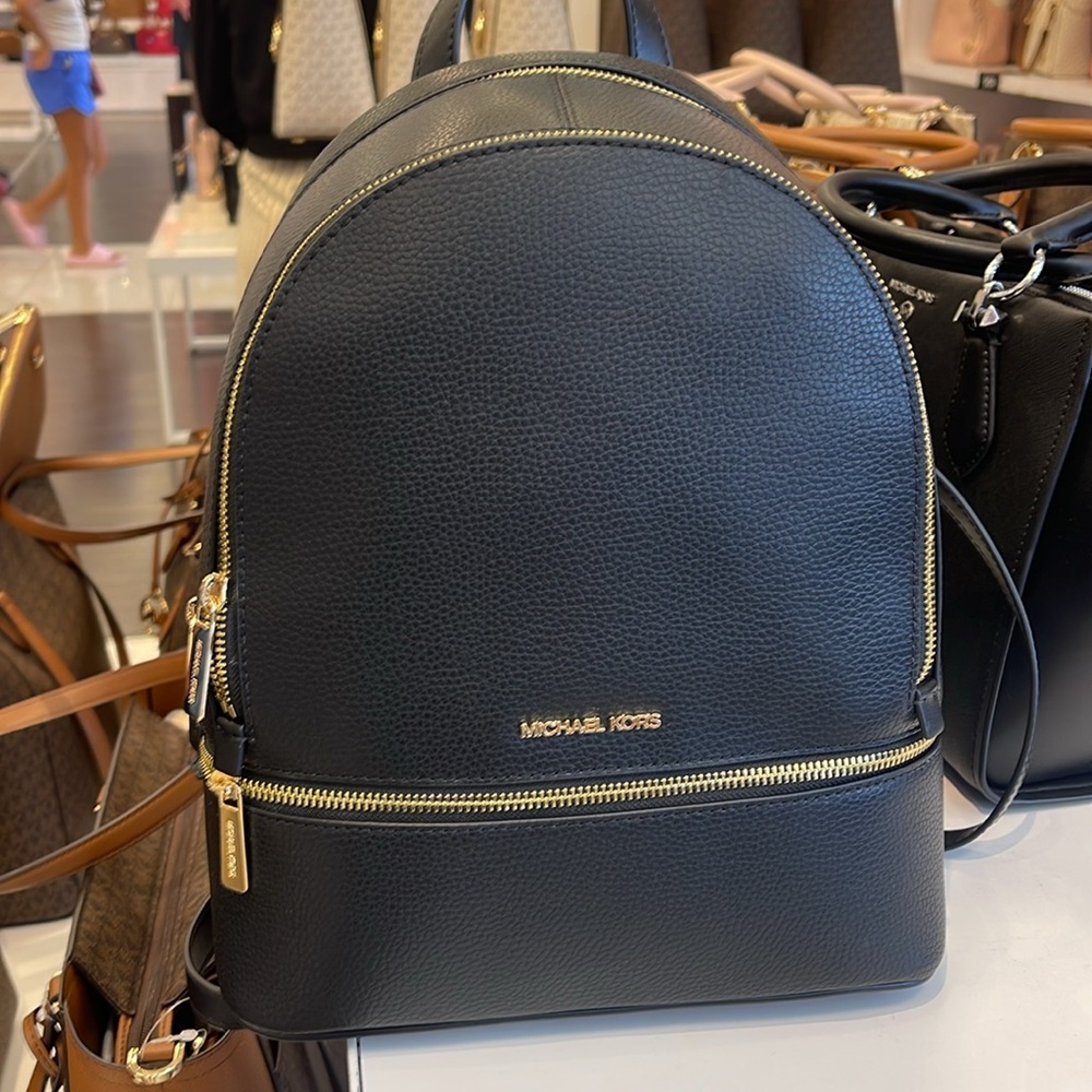 MICHAEL KORS Rhea Medium Zip Pebbled Leather Backpack
BLACK 
NWT - Picture 16 of 16